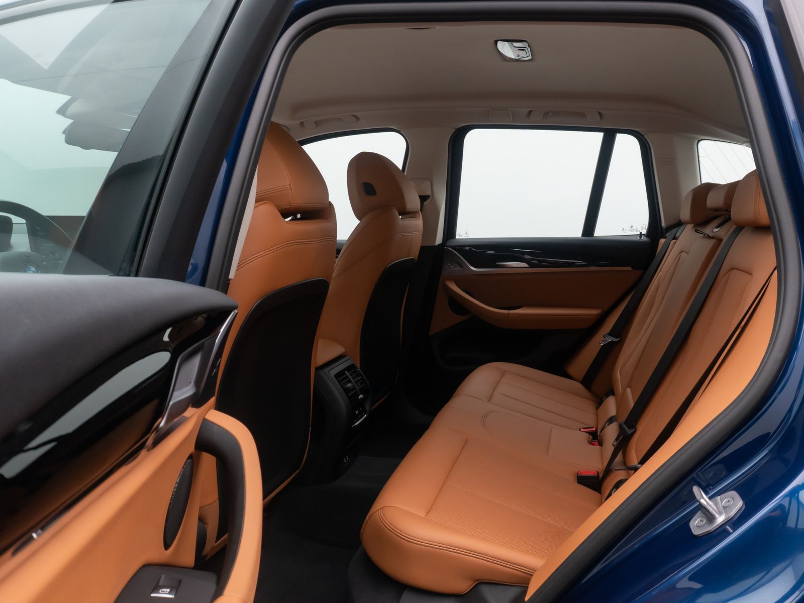 Fahrzeugabbildung BMW X3 xD30i AHK Kamera DAB Komfort Memory Leder 19"
