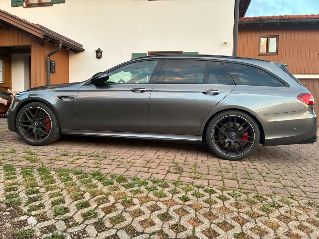 Image of Mercedes-Benz E 63 AMG