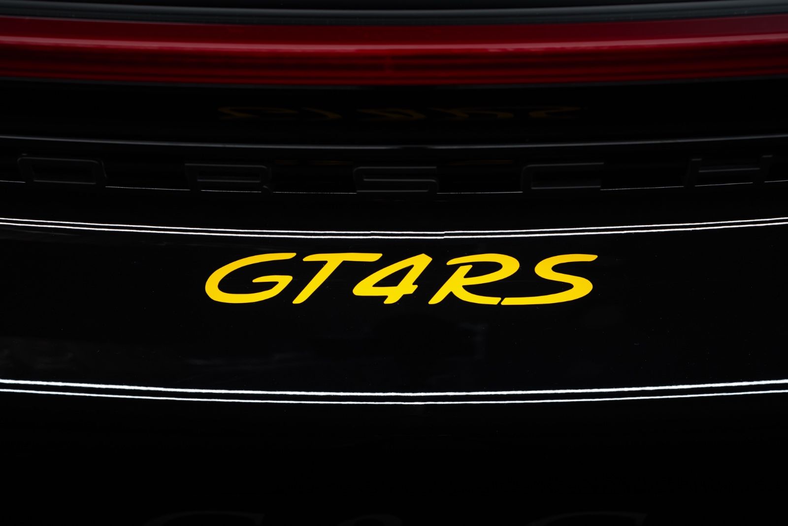 Fahrzeugabbildung Porsche 718 Cayman GT4 RS WEISSACH/PCCB/LIFT/CARBON