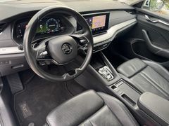 SKODA Octavia Combi 2.0 TDI Style*HEAD UP*MATRIX*