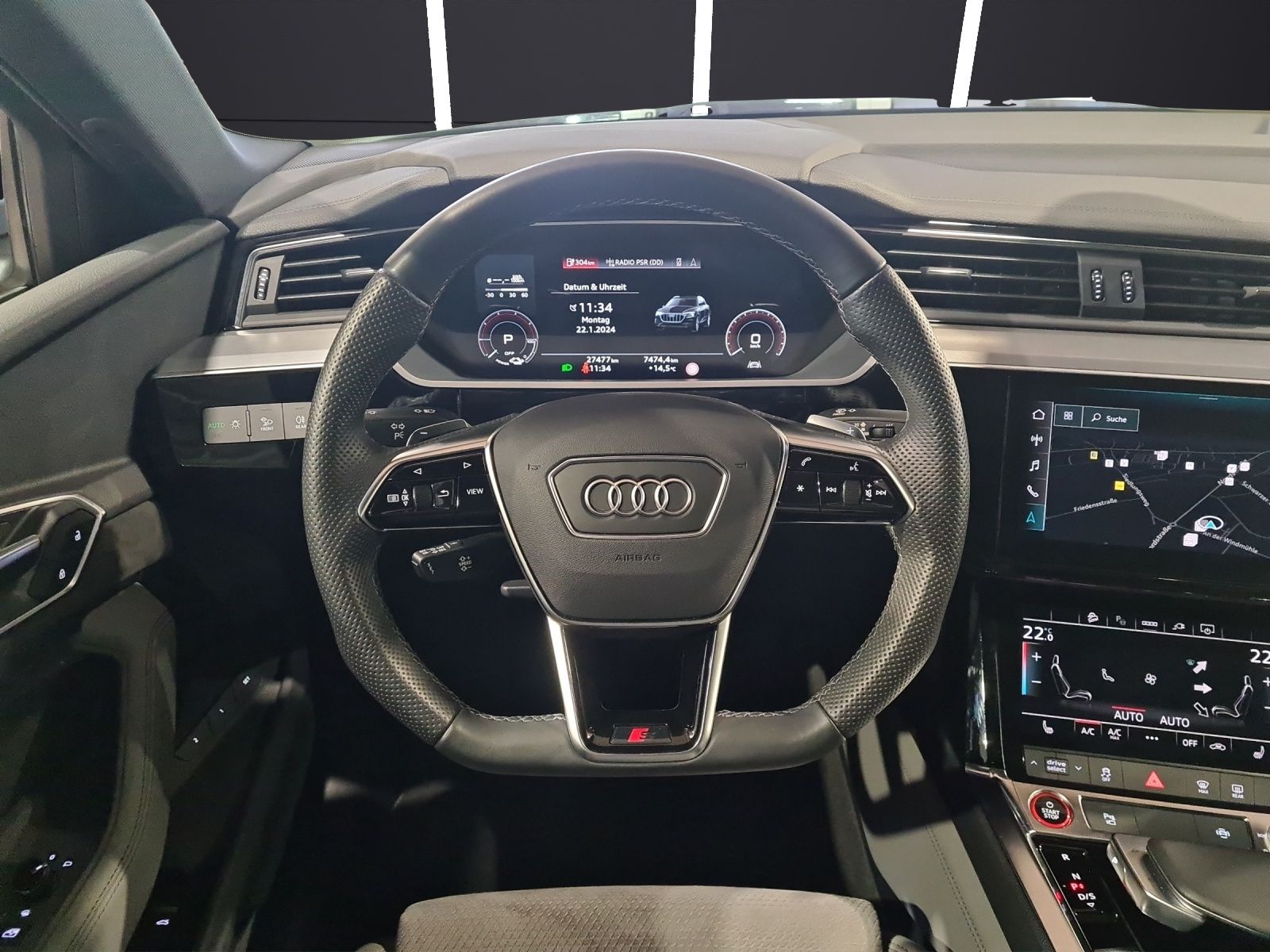 Fahrzeugabbildung Audi e-tron Sportback S AIR 21" AVC PANO AHK NAVI RFK