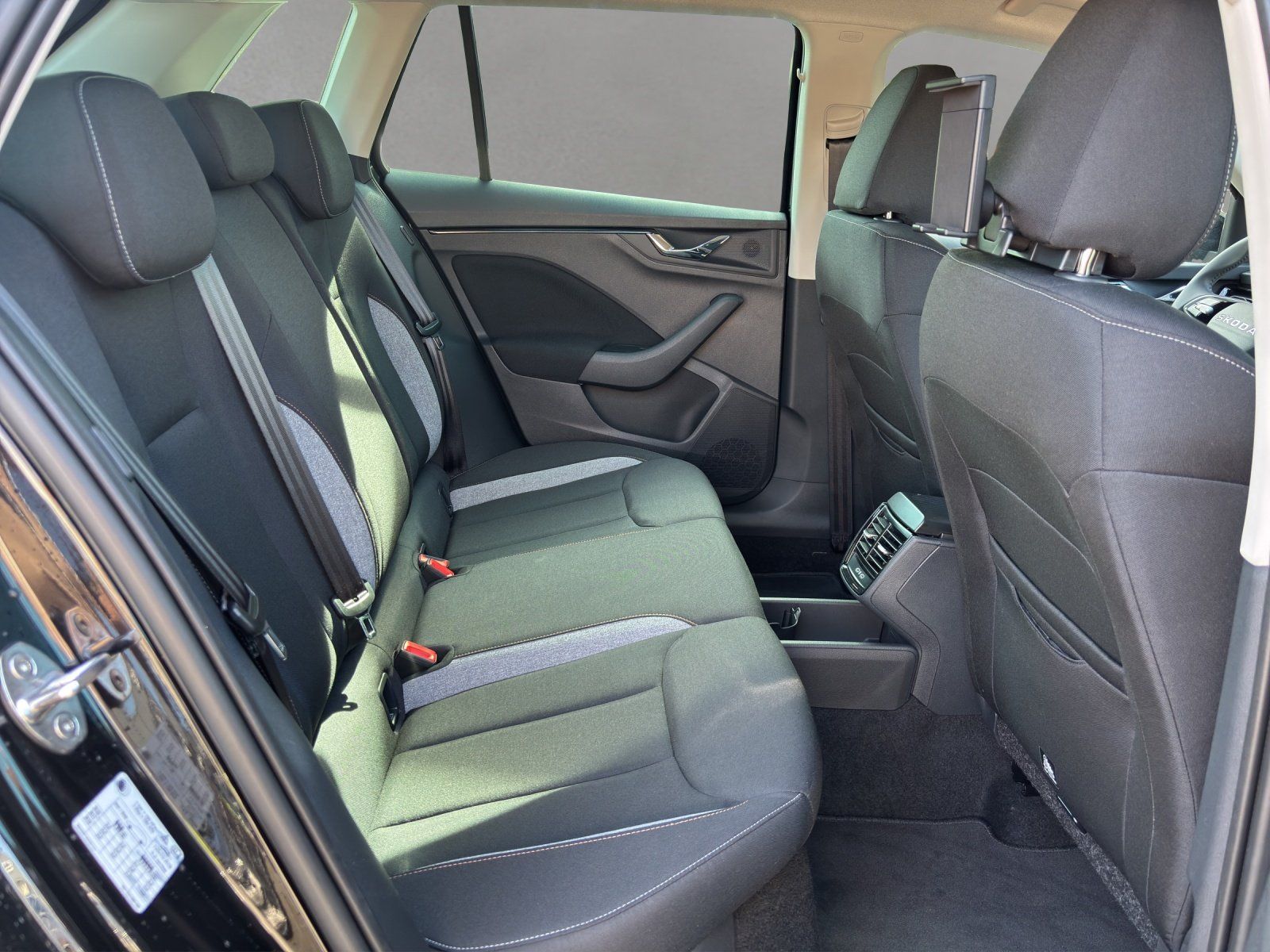 Fahrzeugabbildung SKODA Kamiq Balance 1,0 TSI 85 kW DSG AHK/MATRIX/ACC/