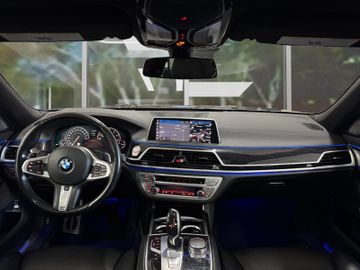 BMW 750 - 9