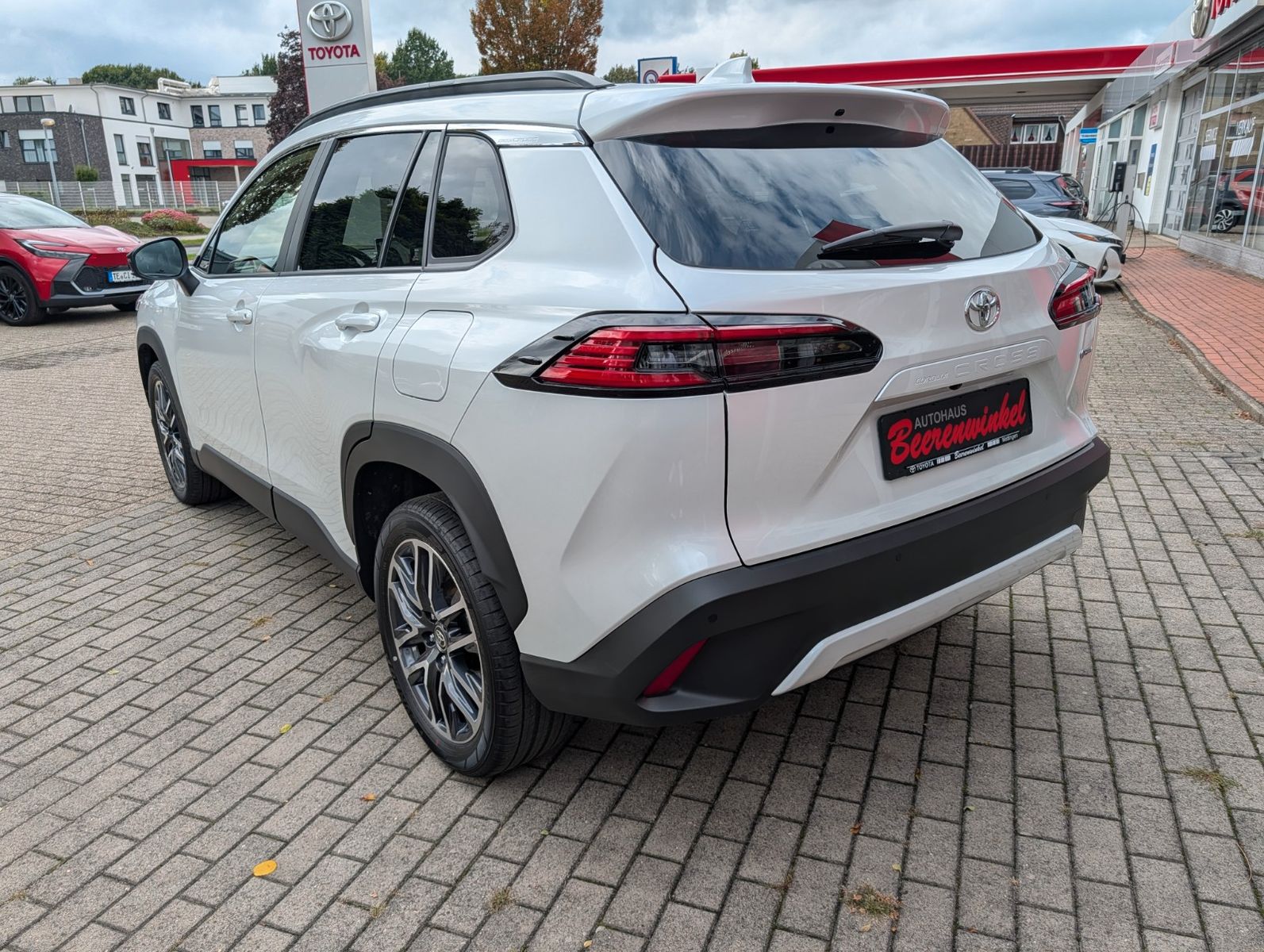 Toyota Corolla Cross 1.8-l-VVT-i Hybrid Style Facelift foto 3