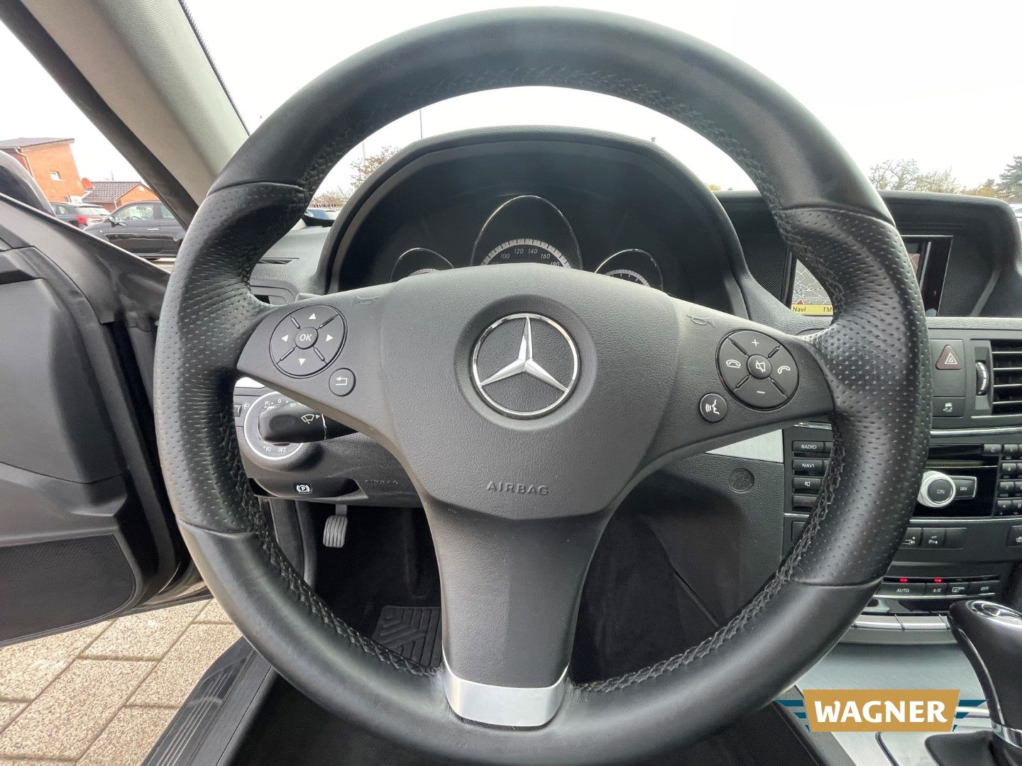 Fahrzeugabbildung Mercedes-Benz E 250 Coupe CGI BlueEfficiency Automatik