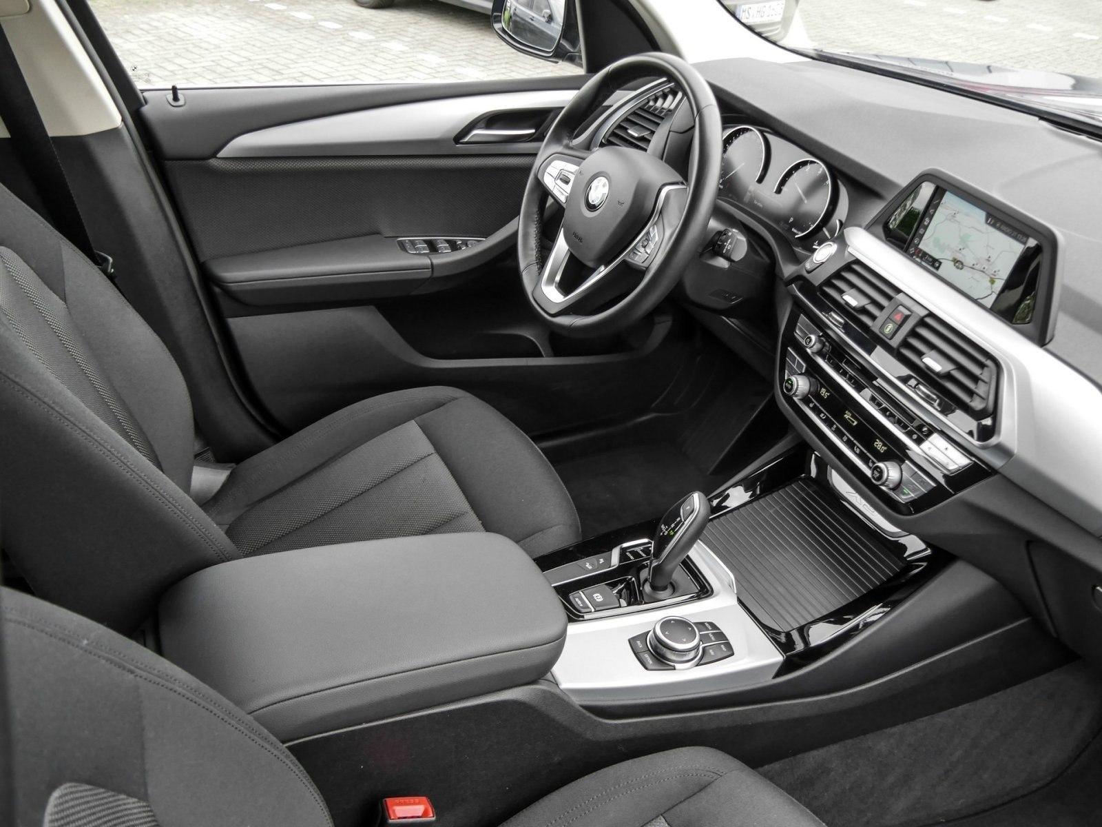 BMW X3 xDrive20i A AHK RFK NAVI LED PDC V+H Klima