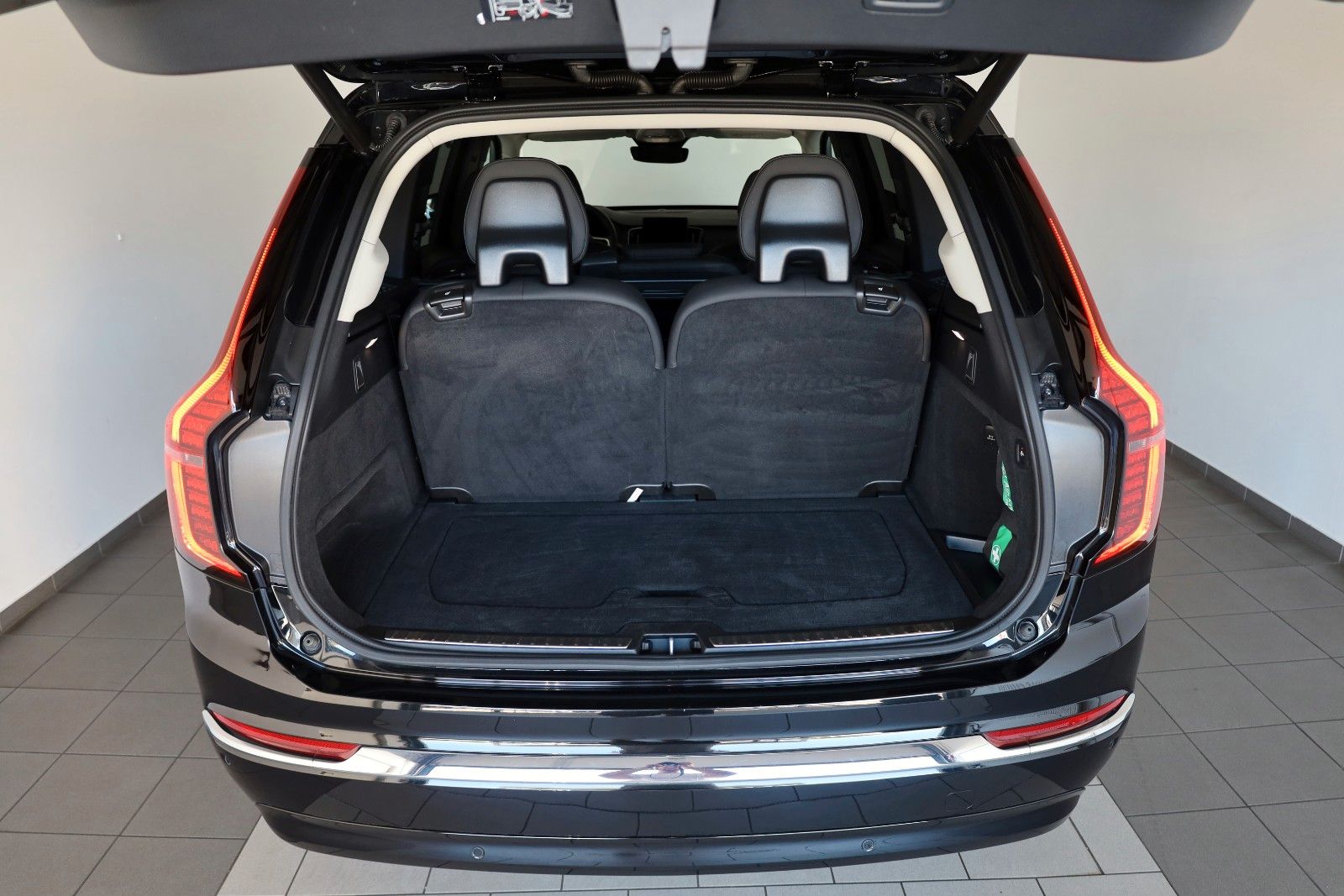 Fahrzeugabbildung Volvo XC90 Plus Bright AWD,7Sitze4xSH,360Kam.,HUD,,AHK