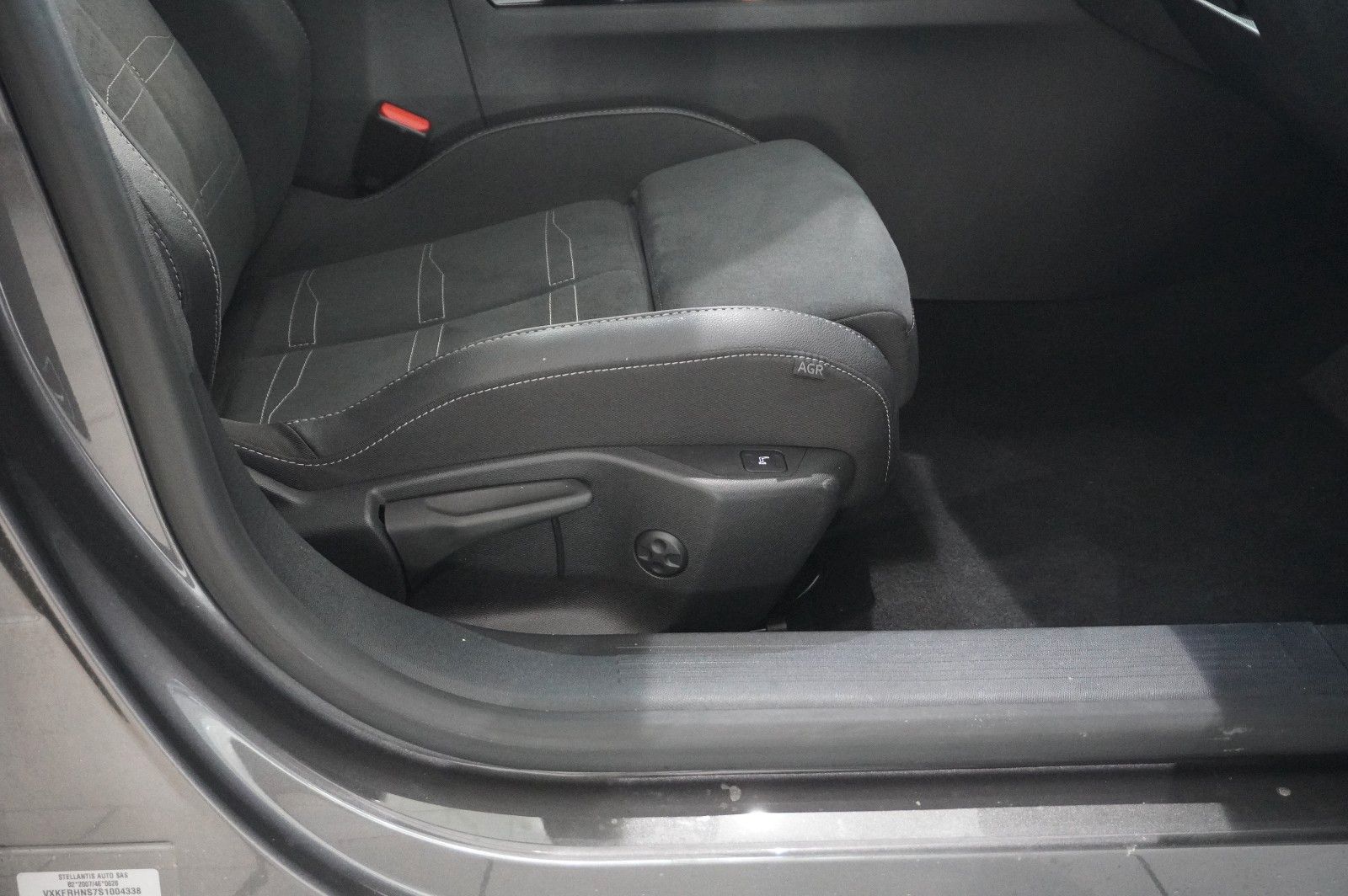 Fahrzeugabbildung Opel Astra L ST 1.2T GS SPORT NAVI/LED/360°/PANO/HUD