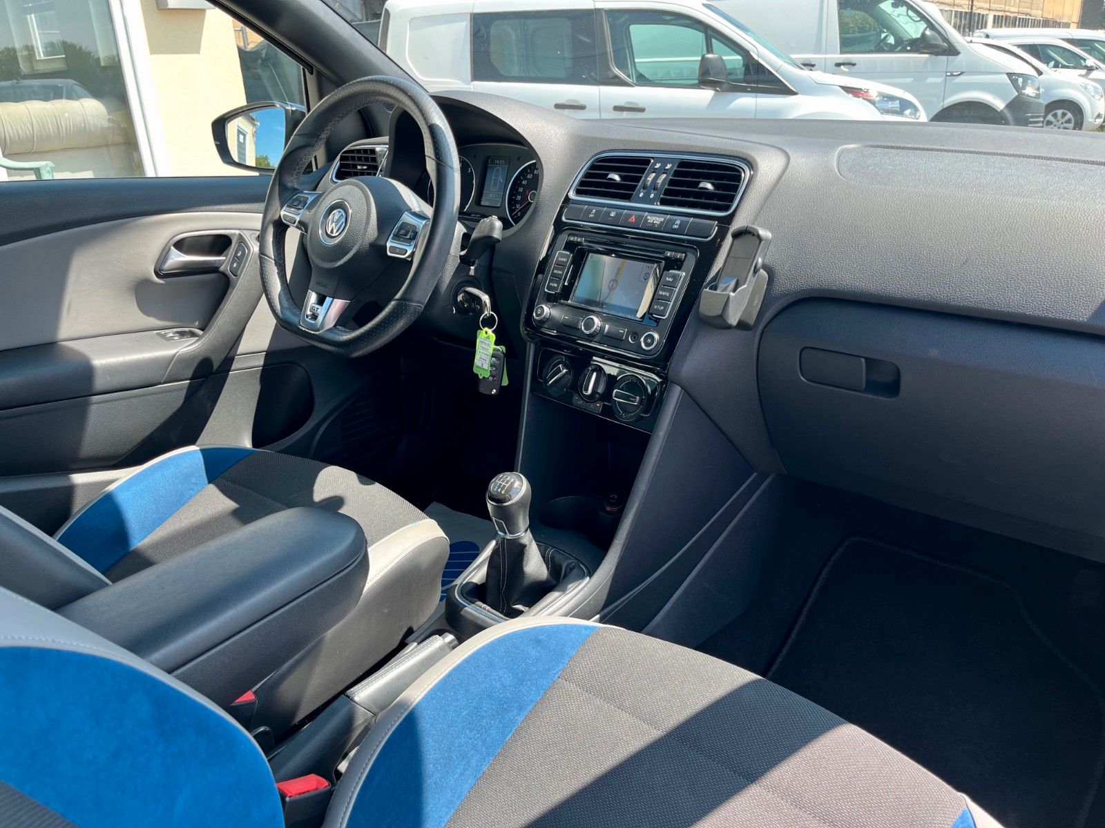 Fahrzeugabbildung Volkswagen Polo V 1.4 TSI BlueGT Navi Leder 1.HD SCHECKHEFT