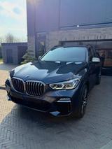 BMW X5 M50 M50d - - graue BMW X5 M50