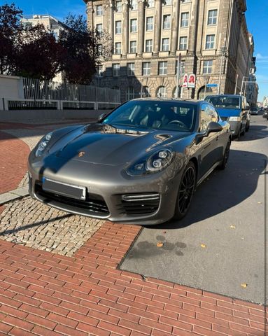 Porsche Panamera Gts