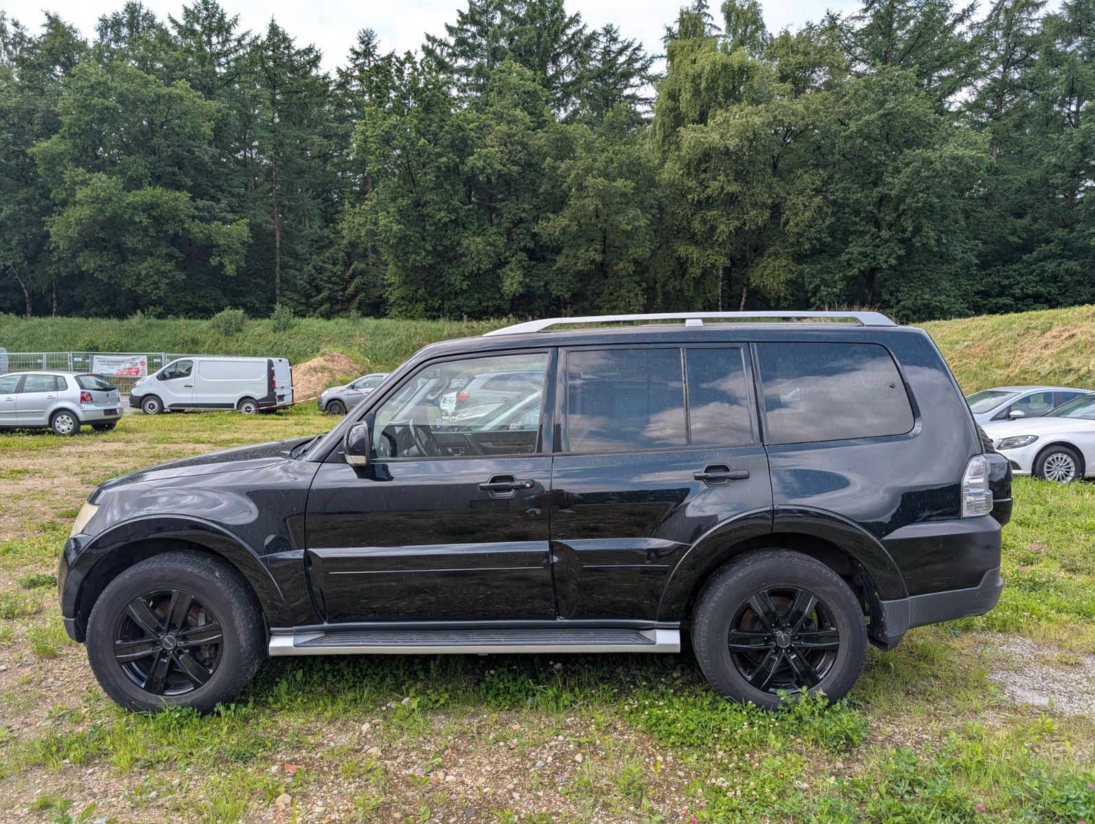 Fahrzeugabbildung Mitsubishi Pajero 3,2 DI-D Instyle Automatik