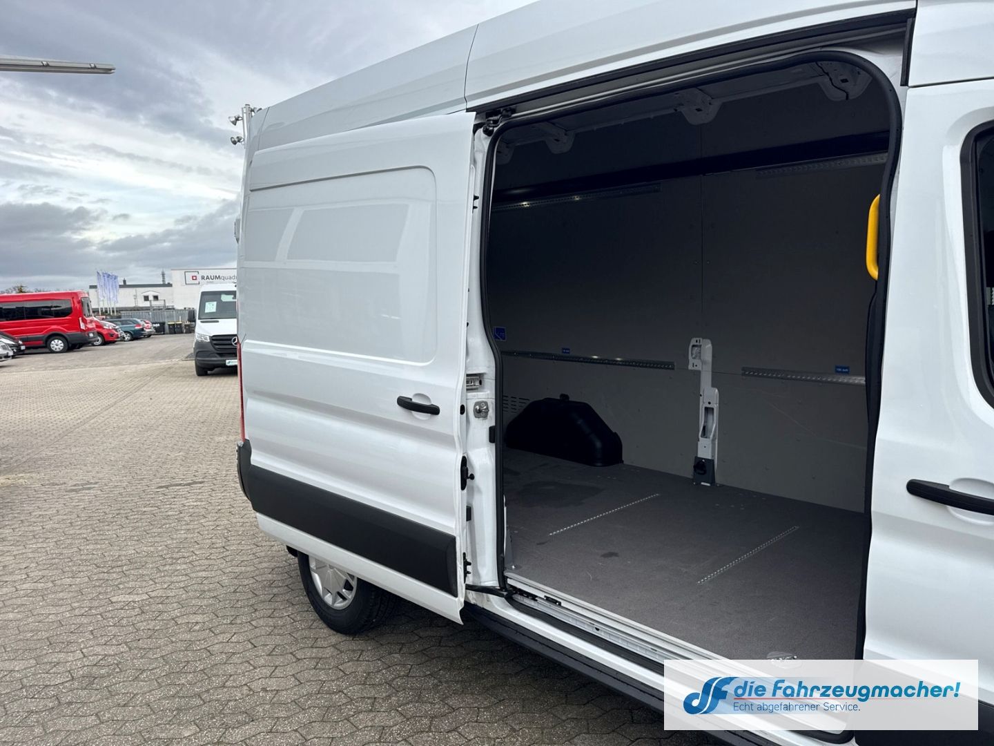 Fahrzeugabbildung Ford Transit Kasten 350 L3H3 Trend Rückfahrk DAB Totw
