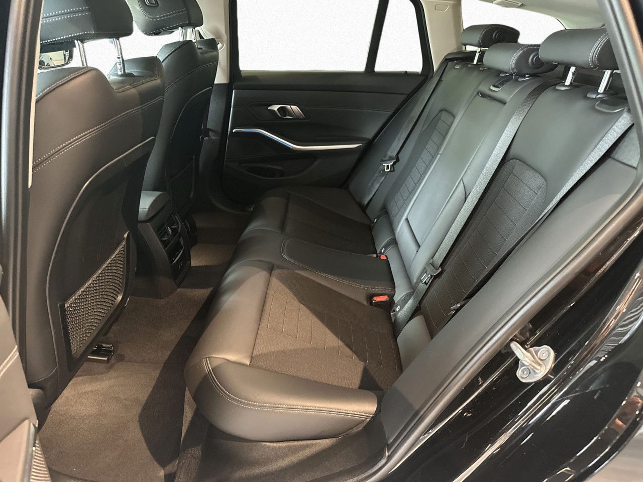 BMW 320e Tour Sport Line LiveProf LED Tempo SHZ PDC foto 12