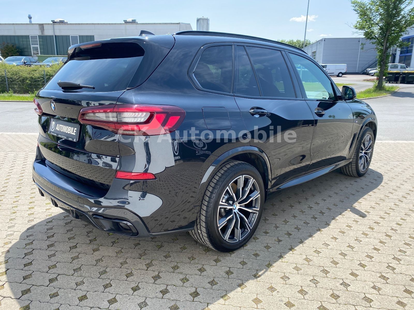Fahrzeugabbildung BMW X5 xDrive 40d M-Sport/laser/Head-Up/Pano/ACC/AHK