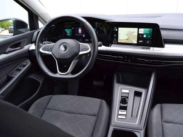 Golf VIII Variant 2.0 TDI 150 PS DSG Life 18-ZOL