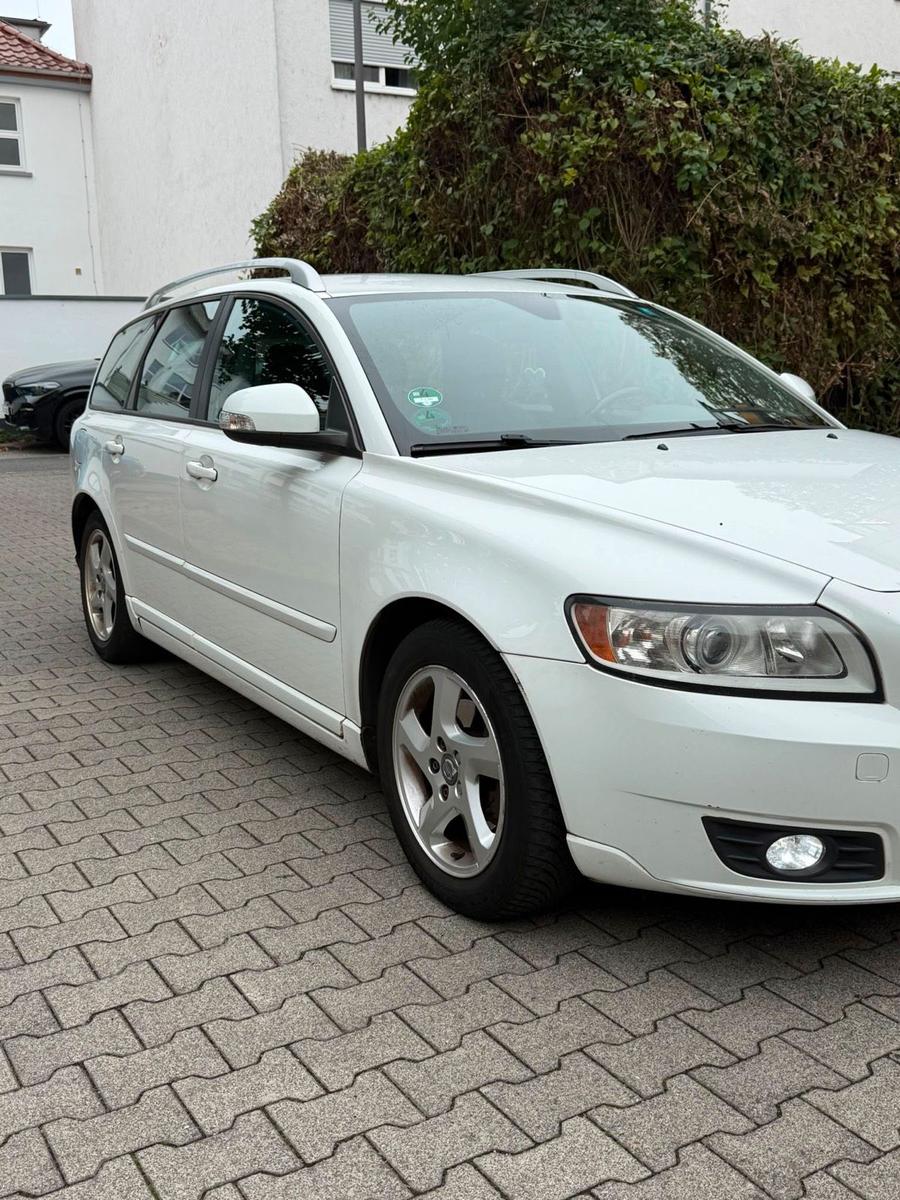 Volvo V50 2011 — photo 6