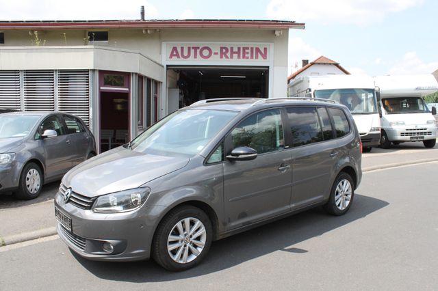 Volkswagen Touran Style BMT 7Sitze Pano AHK Navi