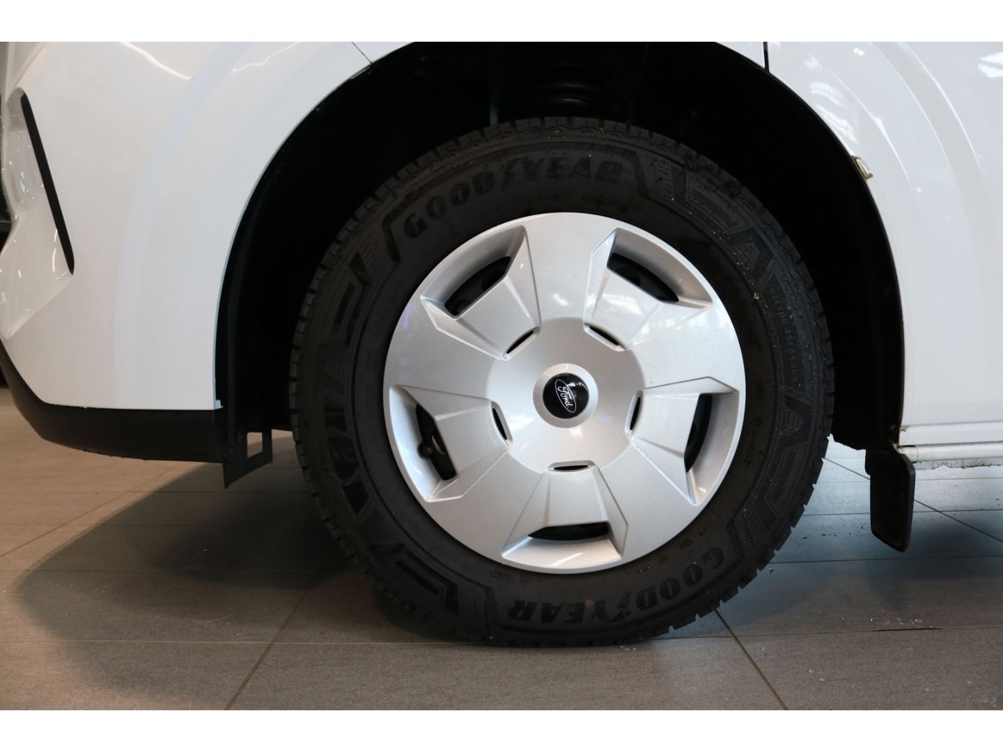 Fahrzeugabbildung Ford Transit Custom Kasten 300 L2 Trend FWD 2.0 EcoBl