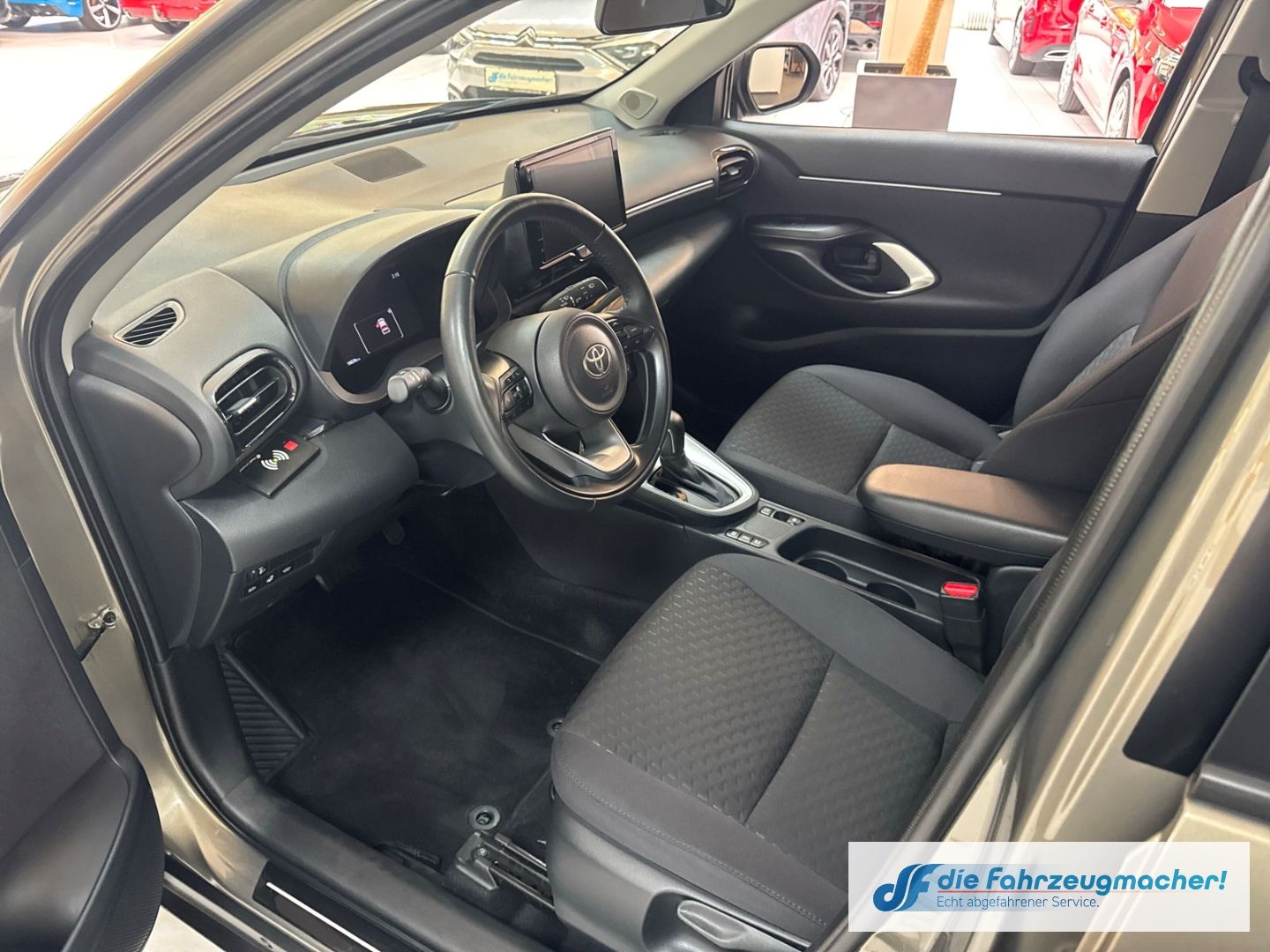 Fahrzeugabbildung Toyota Yaris Cross ACTIVE Hybrid DAB Spurhalteass. Fern