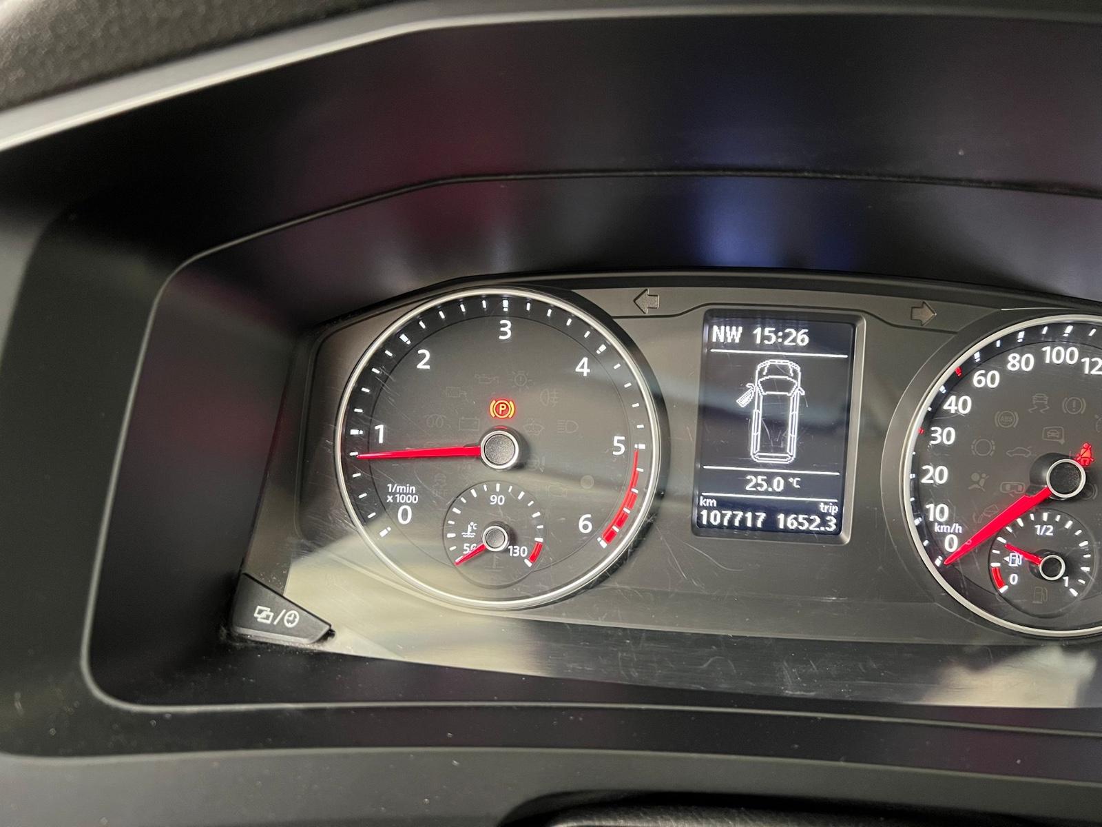Volkswagen T6 Transporter 2,0 TDI 6xSitzer/Navi/Klima/AHK