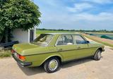 Mercedes-Benz 300 - Mercedes-Benz aus 1981 mit Diesel-Antrieb
