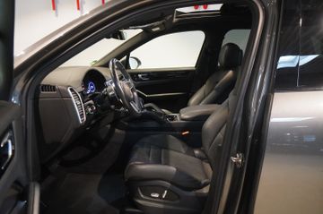 Porsche Cayenne - 6