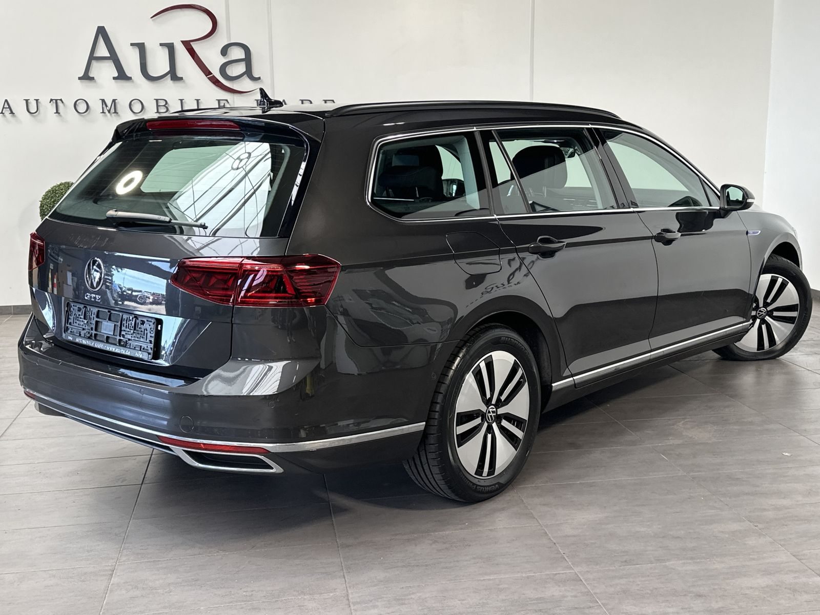 Fahrzeugabbildung Volkswagen Passat Variant 1.4 TSI DSG GTE NAV+LED+ACC+VCOCK