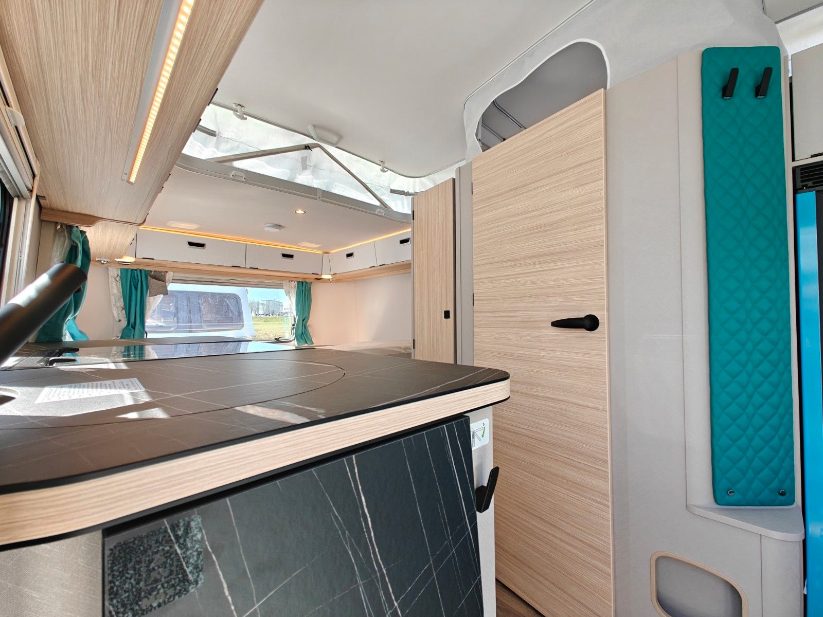 Fahrzeugabbildung HYMER / ERIBA / HYMERCAR Touring 630 Harbour Blue - JETZT 6.719€ SPAREN !