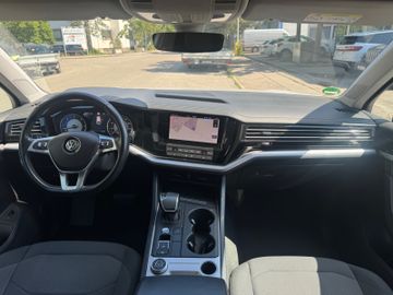 Volkswagen Touareg - 2