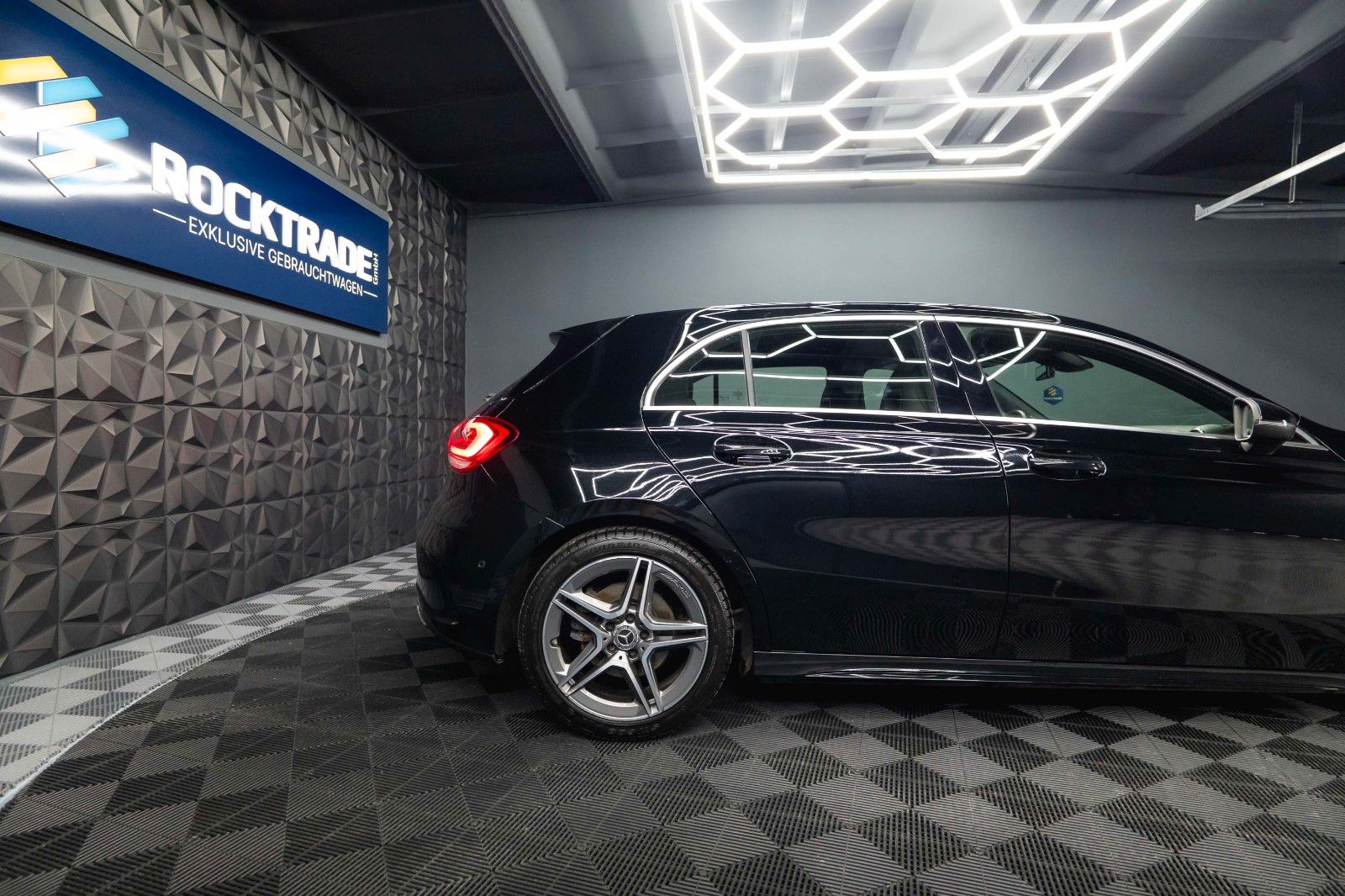Fahrzeugabbildung Mercedes-Benz A 200 AMG Line *LED*Virtual Cockpit*CarPlay*