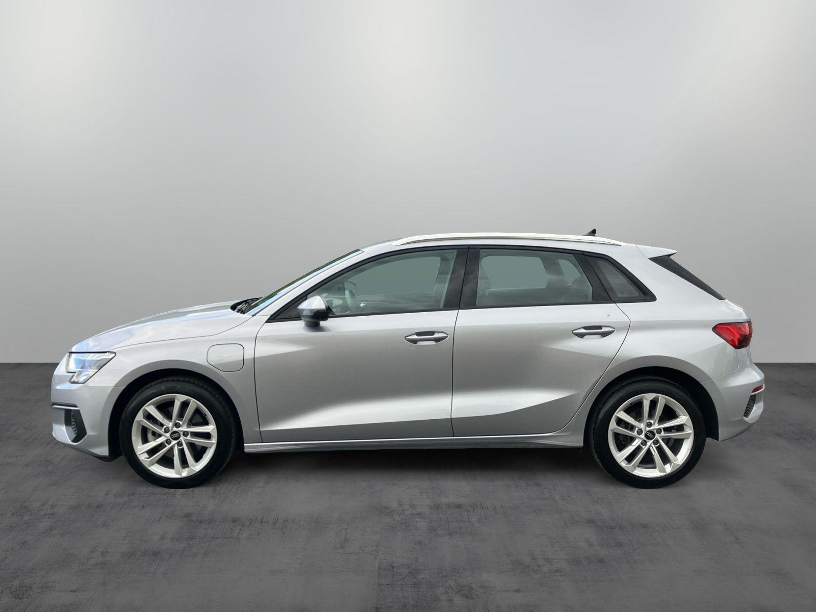 Audi A3 Sportback 40TFSIe S-tronic/ CarPlay, LED, ACC
