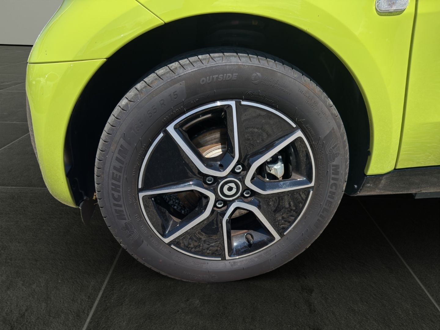 Fahrzeugabbildung Smart fortwo coupe electric drive EQ Panorama Soundsys