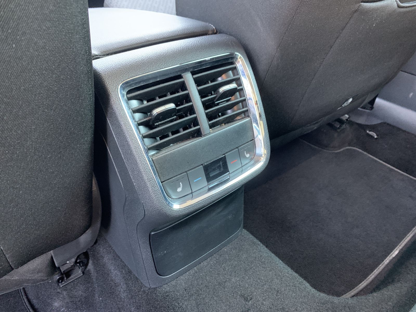 Fahrzeugabbildung SKODA Octavia 2.0 TDI*First Edition*AHK*LED-Matrix*HUD