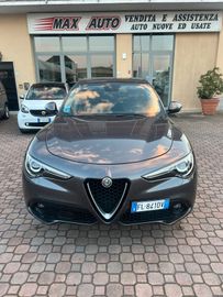Alfa-Romeo Stelvio - 1