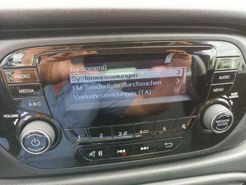 Fiat Tipo Pop 1.4 16V LM-FELGEN KLIMA  AHK PARKTRONIK