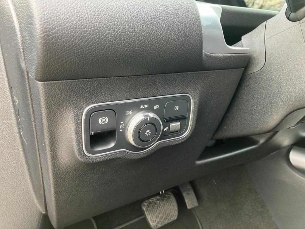 Fahrzeugabbildung Mercedes-Benz GLB 200 d 7-Sitzer*Kamera*el. Heckklappe*LED