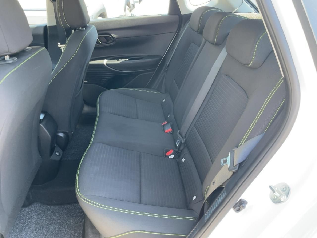 Fahrzeugabbildung Hyundai i20 1,0 l Intro Edition Mild-Hybrid + Navi Paket