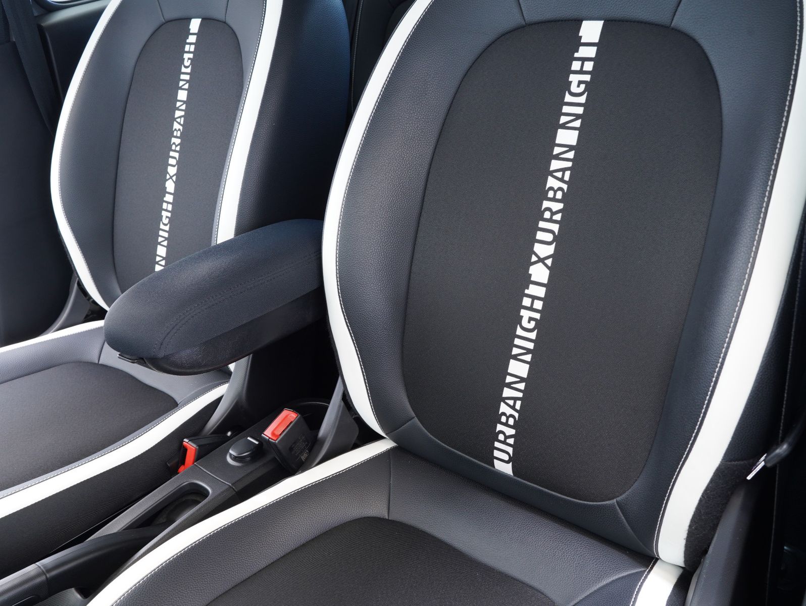 Fahrzeugabbildung Renault Twingo Urban Night Electric