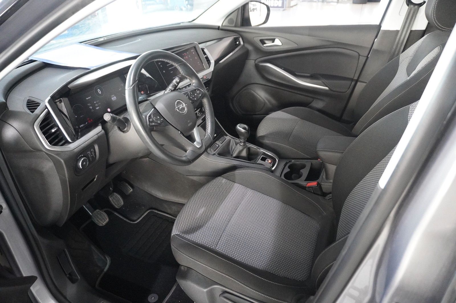 Fahrzeugabbildung Opel Grandland (X) 1.2T GS SPORT NAVI/LED/KAMERA/DAB+