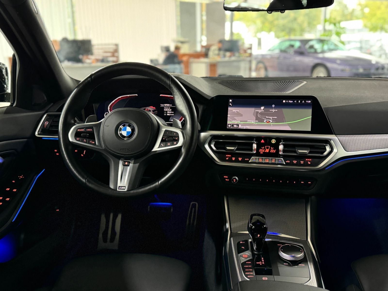 Fahrzeugabbildung BMW 330d M Sport Kamera Laser HUD DAB HiFi Komfort