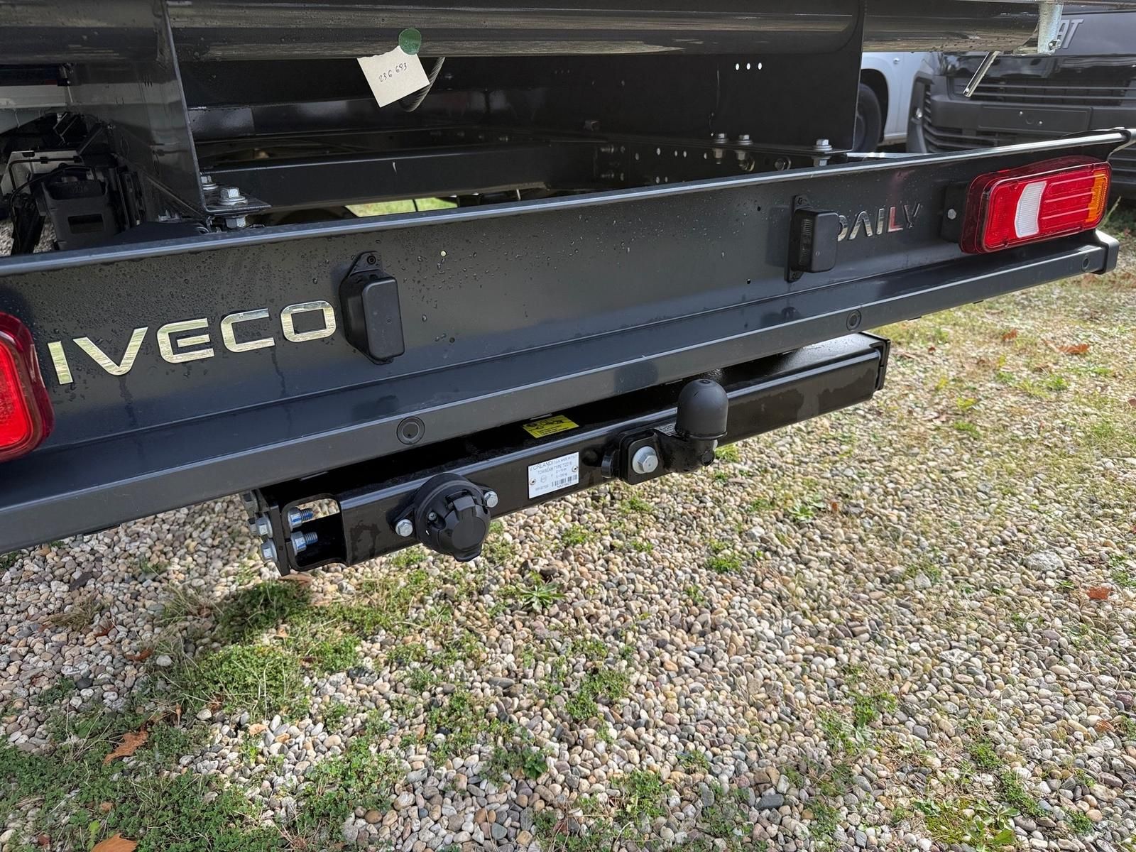 Fahrzeugabbildung Iveco Daily 35S14BY D Dreiseitenkipper