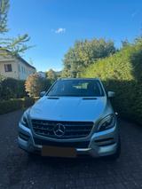 Mercedes-Benz ML 350 4MATIC BlueEFFICIENCY_(1.Hand/ Rentner) - Mercedes-Benz Ml