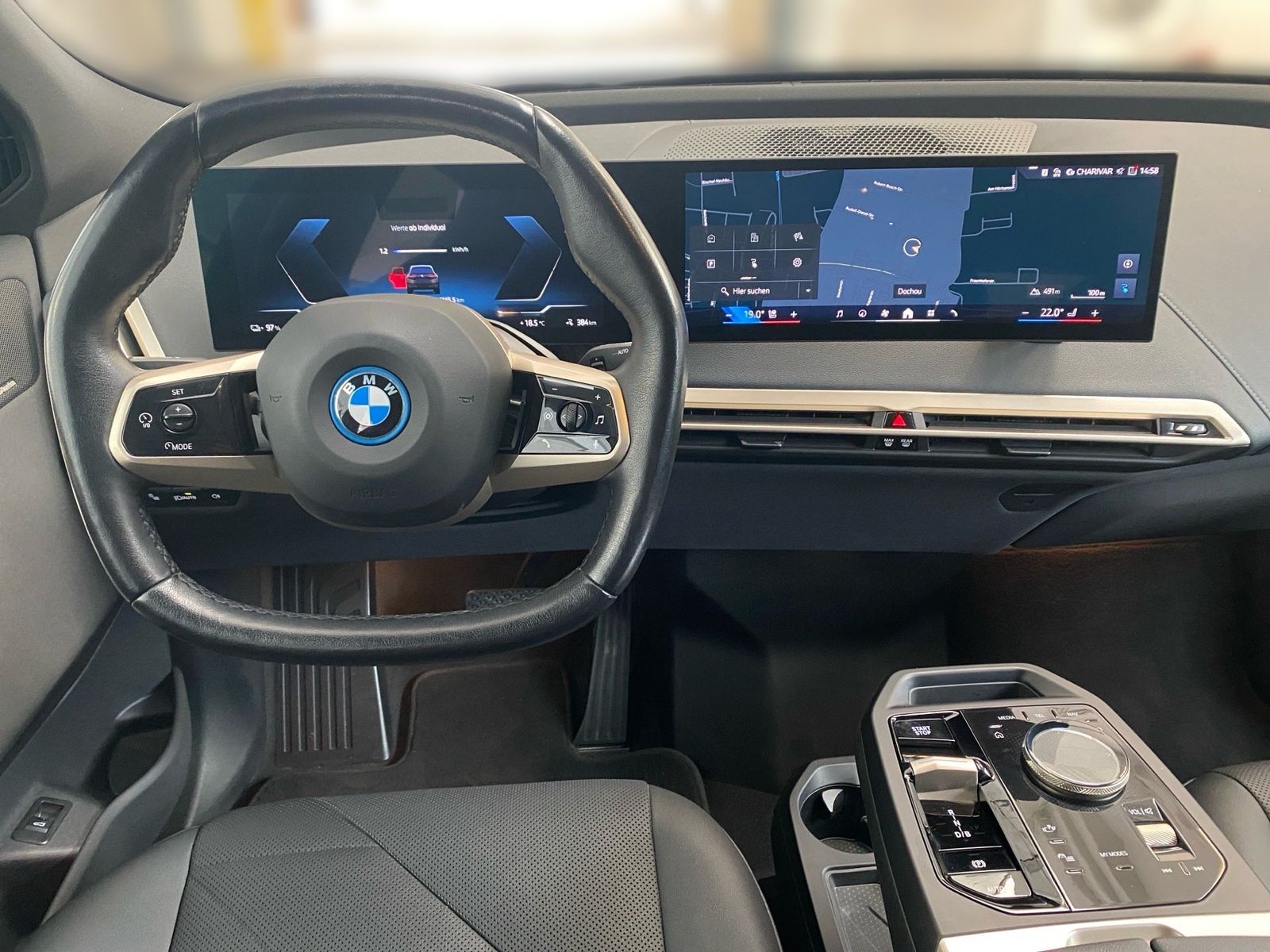 BMW iX xDrive40 Sportpaket Pano Sky H K 22´´ AHK foto 3