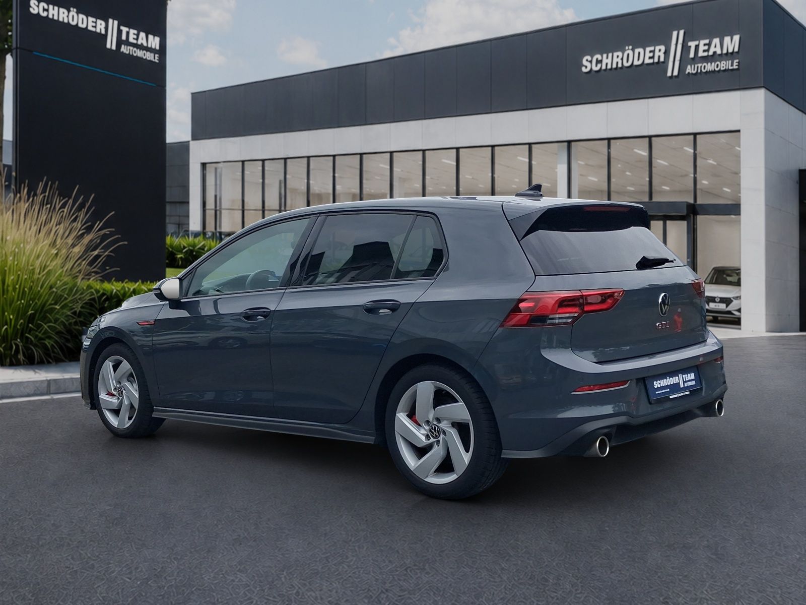 Volkswagen Golf VIII 2.0 l TSI DSG GTI AHK Rfk Navi IQ Ligh foto 3