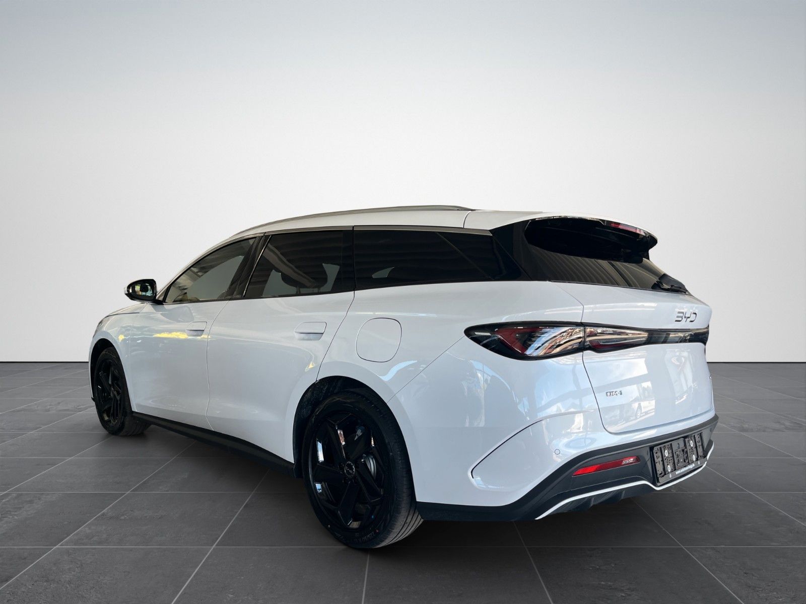 BYD SEAL 6