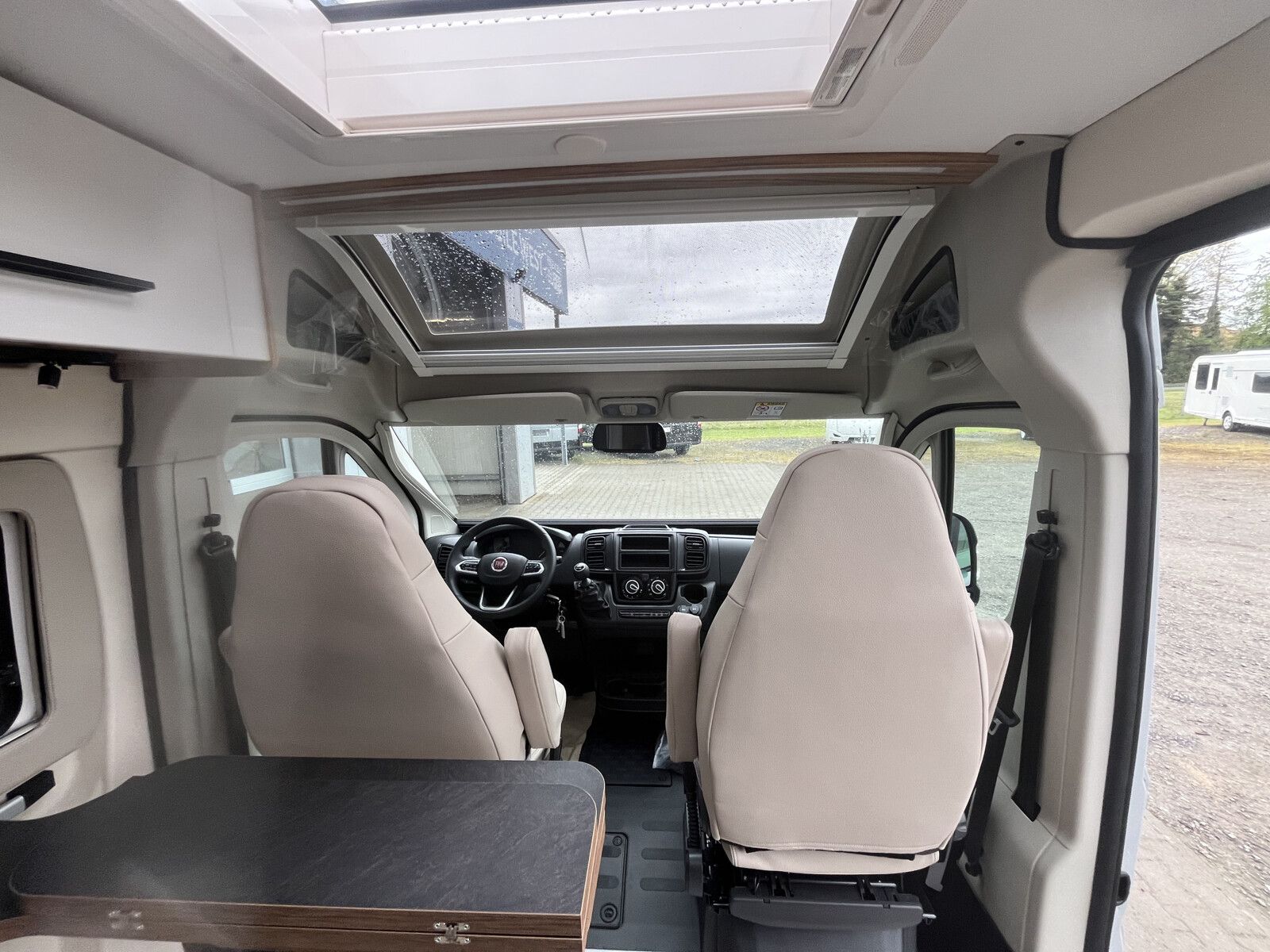 Fahrzeugabbildung Karmann Dexter DE 580 140 PS und Concept Paket