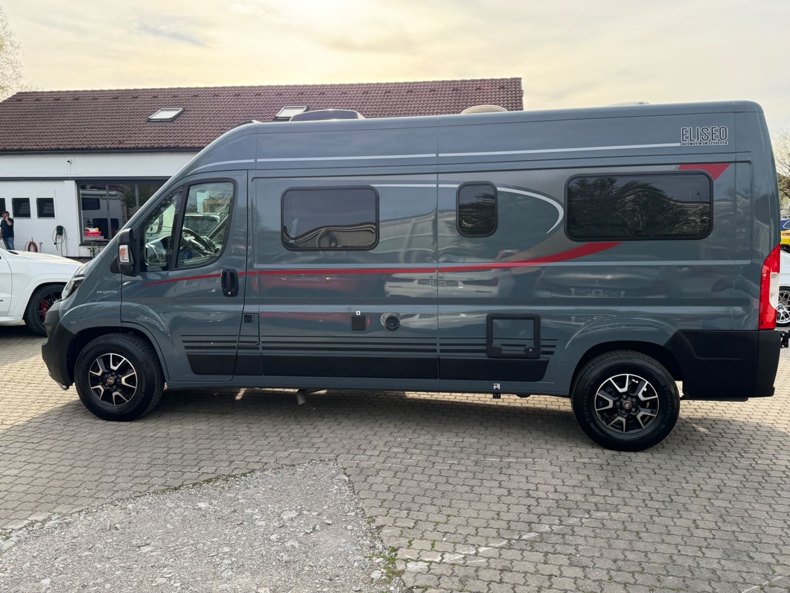 Fahrzeugabbildung Bürstner Eliseo C602|LUFTFAHRWERK|KAMERA|FACELIFT