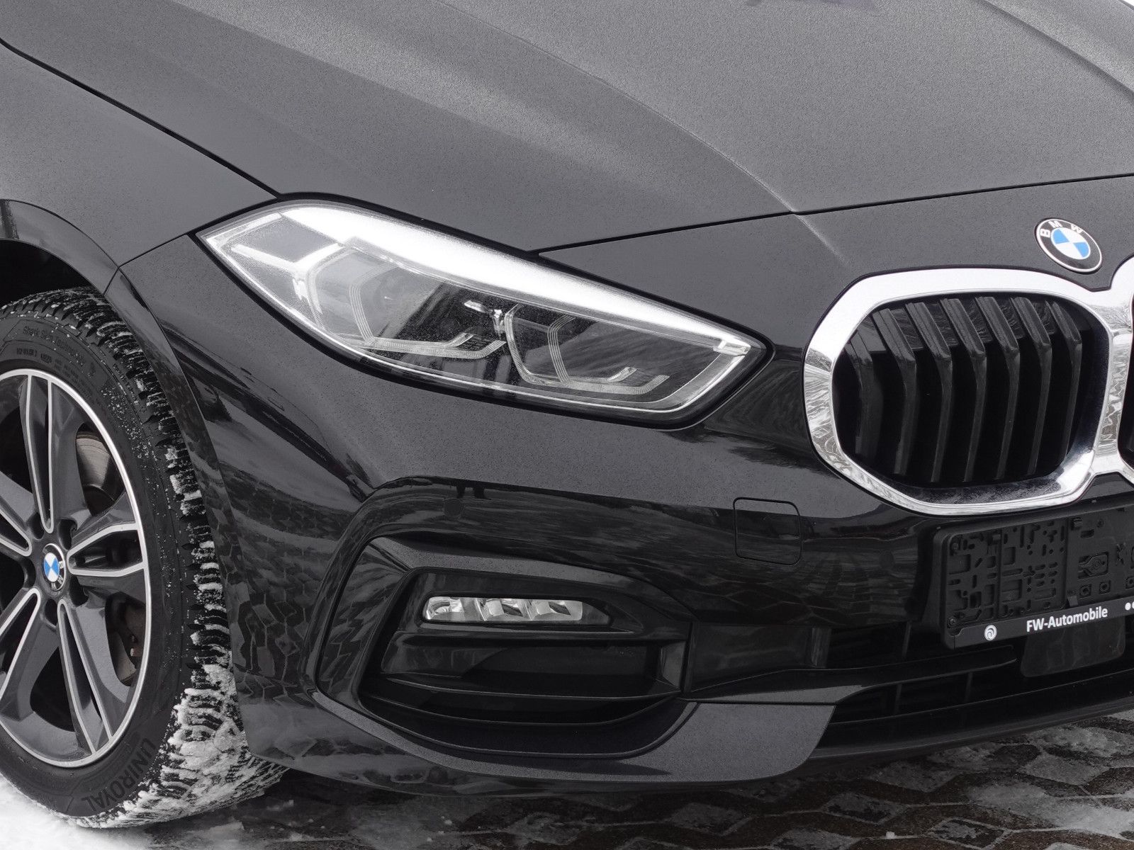 Fahrzeugabbildung BMW 118i Sport Line Navi CarPlay LED-Pkt.