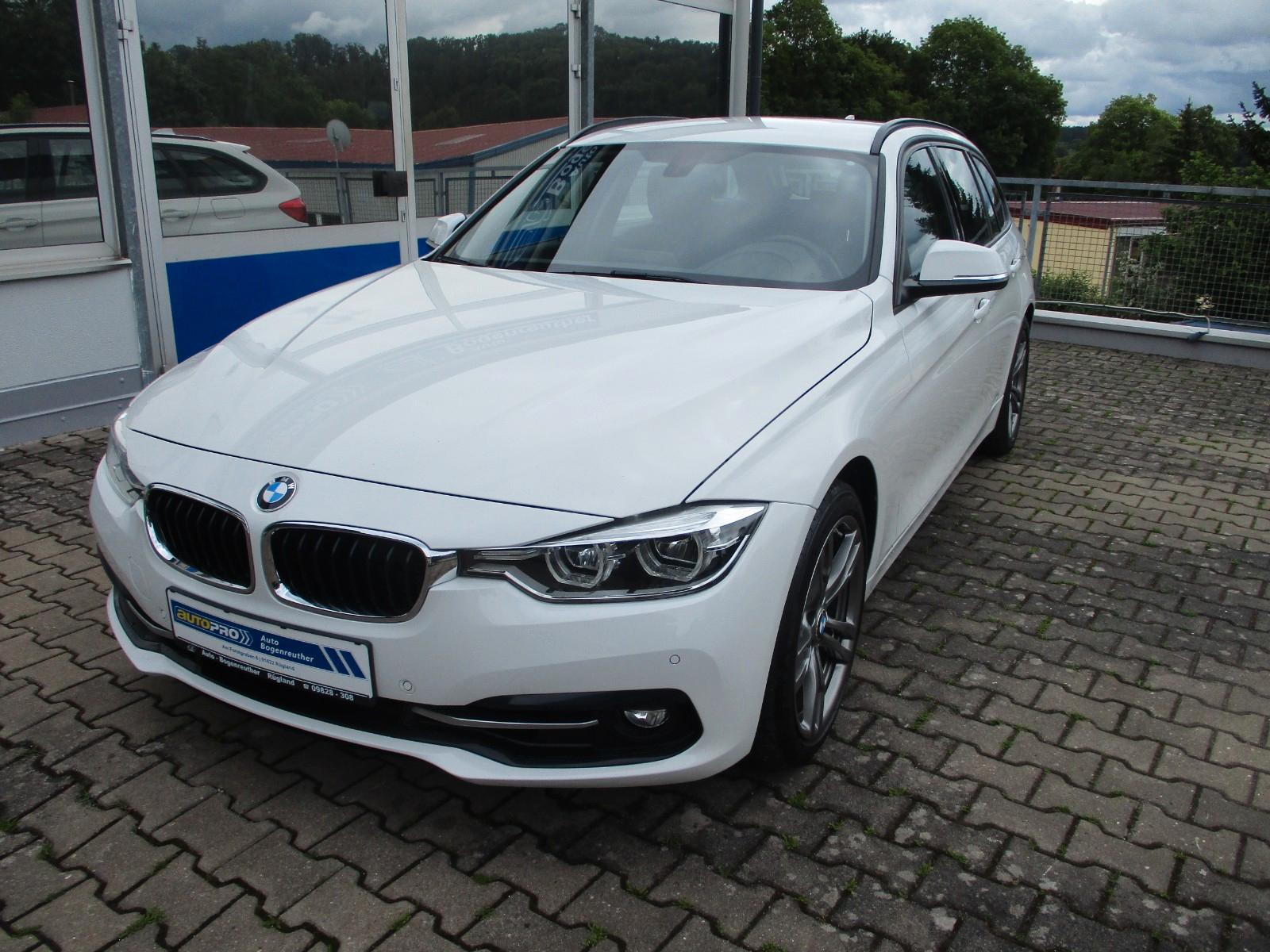 BMW 320i Touring Sport Line+AHK+Navi+LED+gepflegt